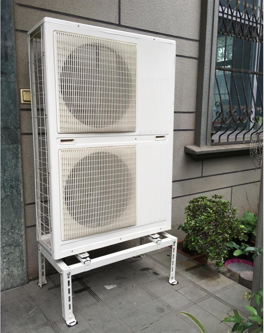 GENERIC Support De Climatiseur Sans Perçage Pouvant Supporter Jusqu'à 217,7 Kg - Support Au Sol Robuste Pour Mini Pompe à Chaleur - Coussinets D'amortissement Des Vibrations Inclus
